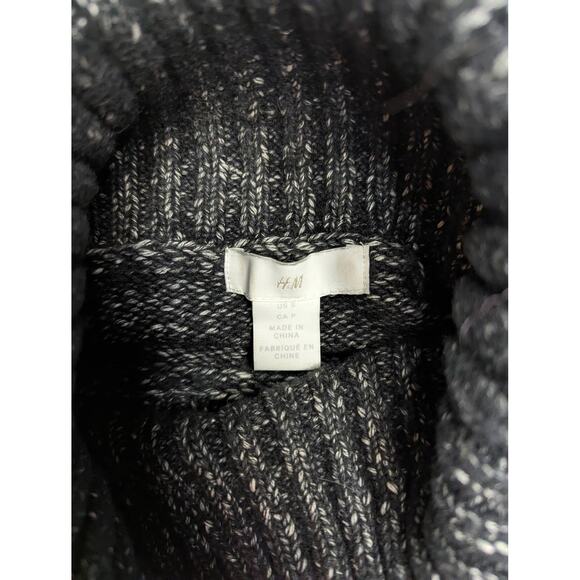 H&M Chunky Turtleneck in Heathered Gray - Picture 2 of 6